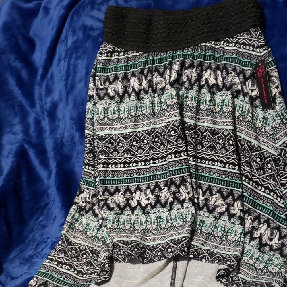 Juniors high low skirt sz L